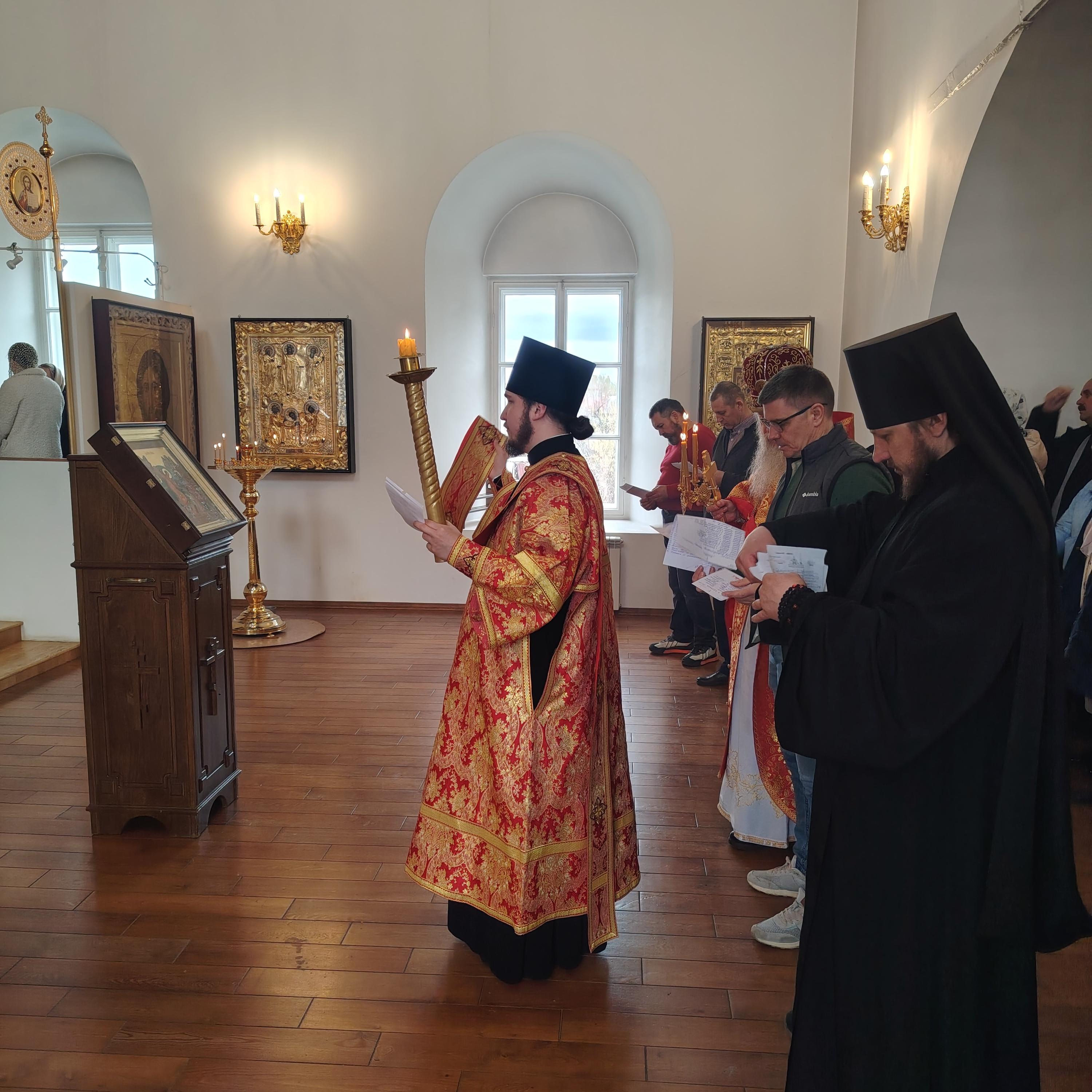 Воскресные богослужения день жён мироносиц